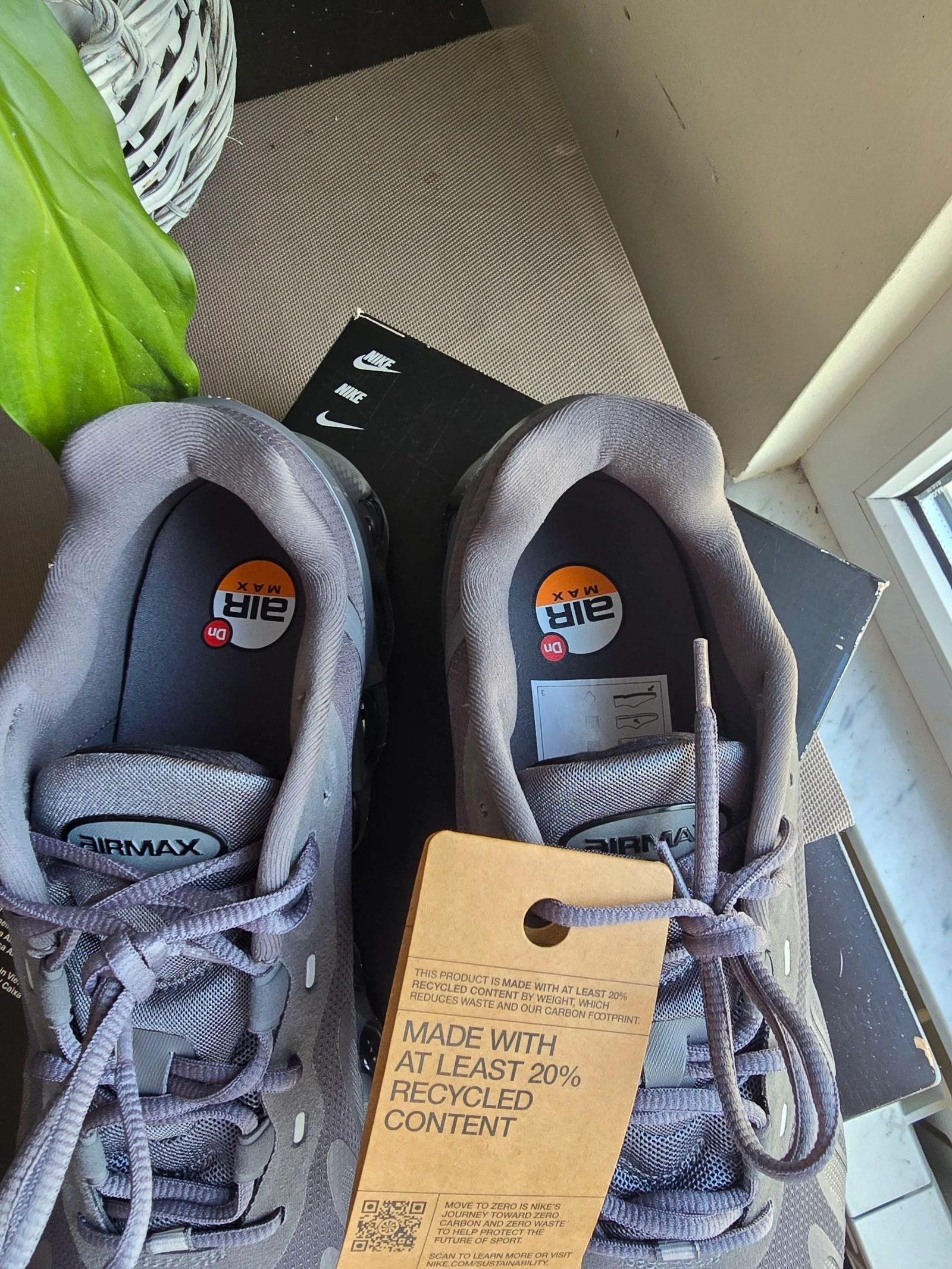 Chaussures Nike Air Max DN8 Taille 44 - Toutes neuves avec étiquettes! – photo 5